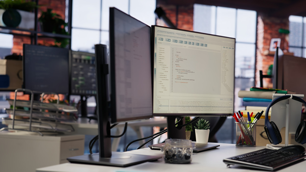 pc avec logiciel gmao ouvert